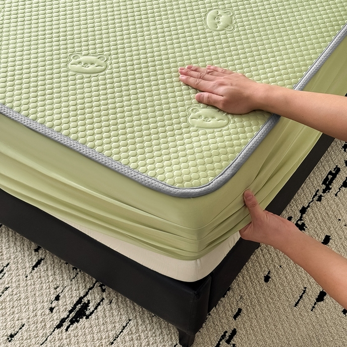 91家纺网 家纺一手货源 找家纺 卡罗兰 2025新款豆豆凉席小冰熊床裙床笠款 水绿-床笠