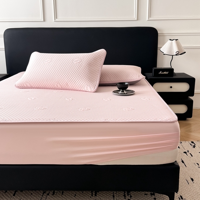 91家纺网 家纺一手货源 找家纺 卡罗兰 2025新款豆豆凉席小冰熊床裙床笠款 樱花粉-床笠