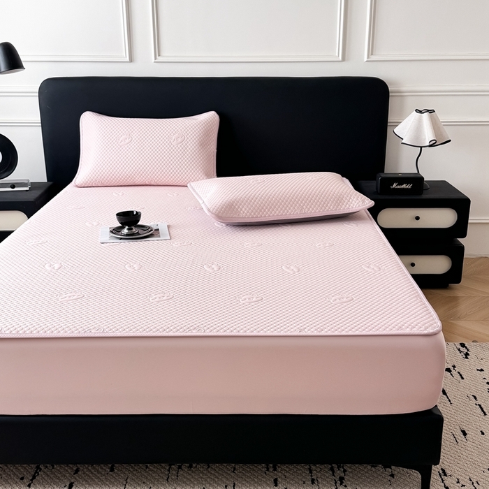 91家纺网 家纺一手货源 找家纺 卡罗兰 2025新款豆豆凉席小冰熊床裙床笠款 樱花粉-床笠