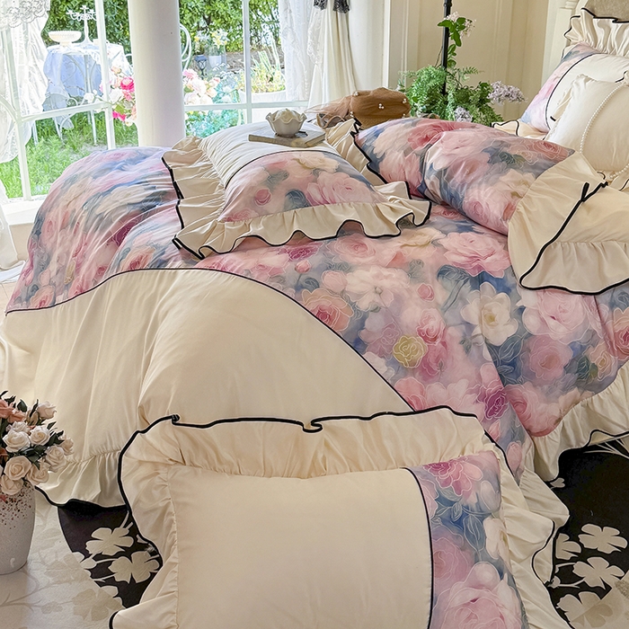 91家纺网 家纺一手货源 找家纺 宅家居 2025新款A类水洗亲肤棉磨毛法式拼接数码印花奶油韩式花边款四件套 暖暖花香