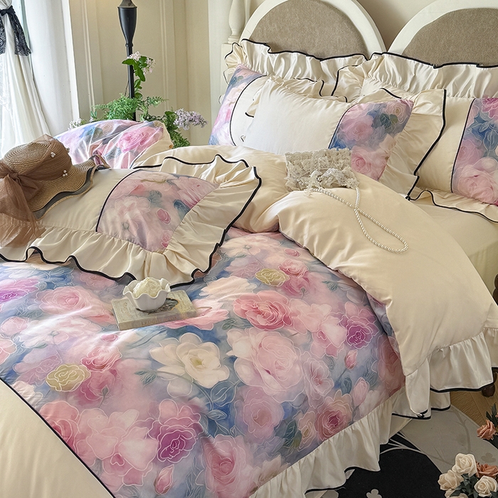 91家纺网 家纺一手货源 找家纺 宅家居 2025新款A类水洗亲肤棉磨毛法式拼接数码印花奶油韩式花边款四件套 暖暖花香