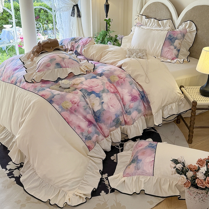 91家纺网 家纺一手货源 找家纺 宅家居 2025新款A类水洗亲肤棉磨毛法式拼接数码印花奶油韩式花边款四件套 暖暖花香