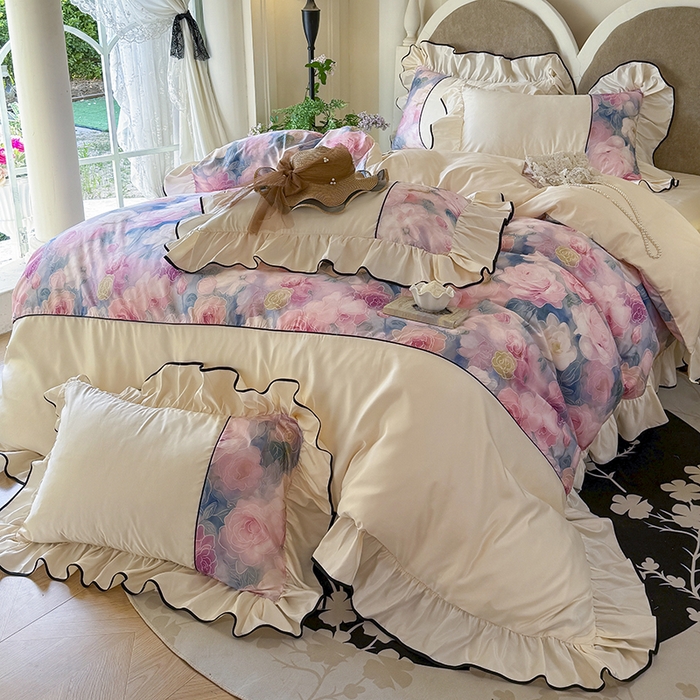 91家纺网 家纺一手货源 找家纺 宅家居 2025新款A类水洗亲肤棉磨毛法式拼接数码印花奶油韩式花边款四件套 暖暖花香