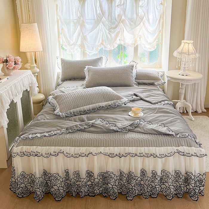 91家纺网 家纺一手货源 找家纺 (总)网红馆 2025新款凉感丝乳胶凉席床裙款夏被四件套-爱恋