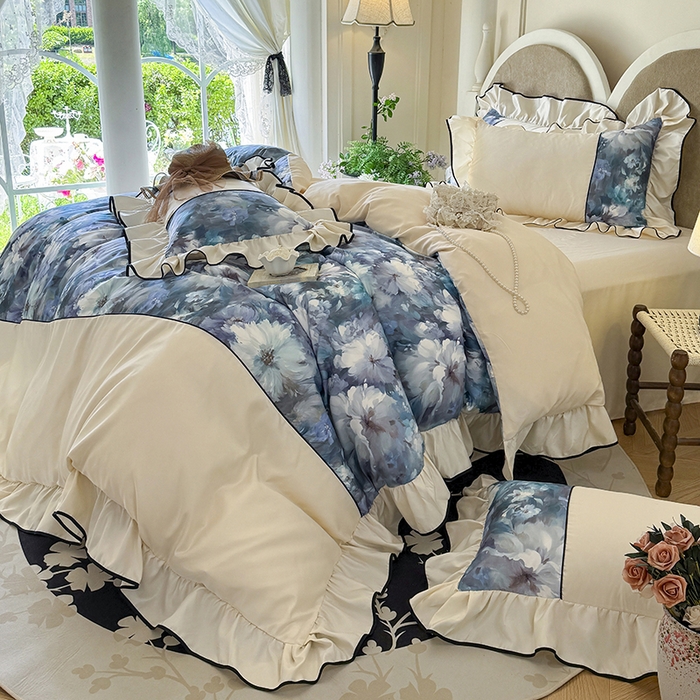 91家纺网 家纺一手货源 找家纺 宅家居 2025新款A类水洗亲肤棉磨毛法式拼接数码印花奶油韩式花边款四件套 绽放