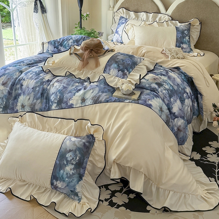 91家纺网 家纺一手货源 找家纺 宅家居 2025新款A类水洗亲肤棉磨毛法式拼接数码印花奶油韩式花边款四件套 绽放