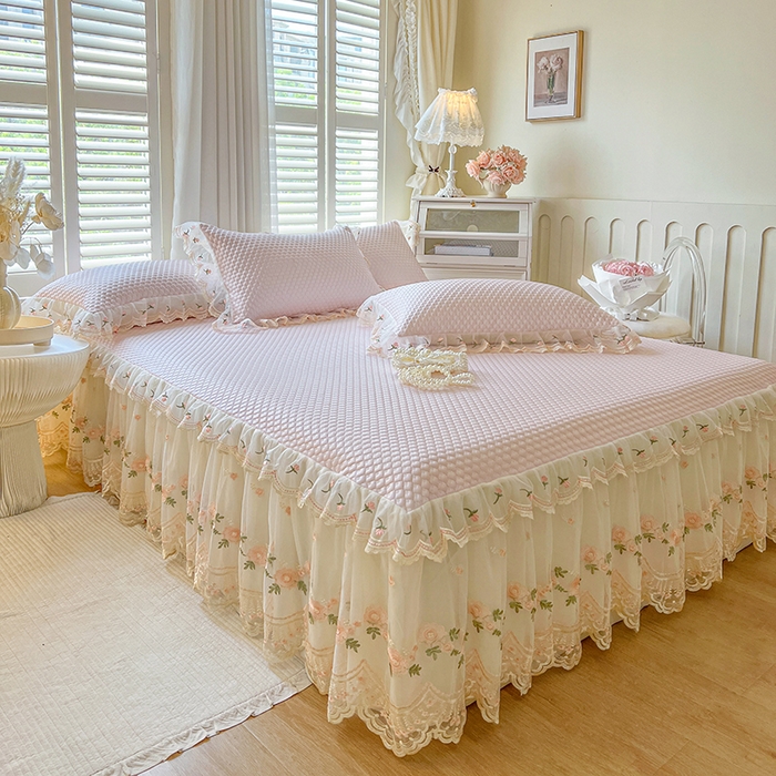 91家纺网 家纺一手货源 找家纺 网红馆（ck家纺） 2025新款凉感蕾丝花边床裙款豆豆席凉席-艾薇儿 艾薇儿-粉