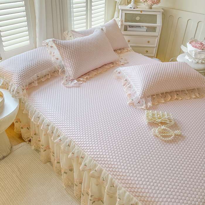 91家纺网 家纺一手货源 找家纺 网红馆（ck家纺） 2025新款凉感蕾丝花边床裙款豆豆席凉席-艾薇儿 艾薇儿-粉