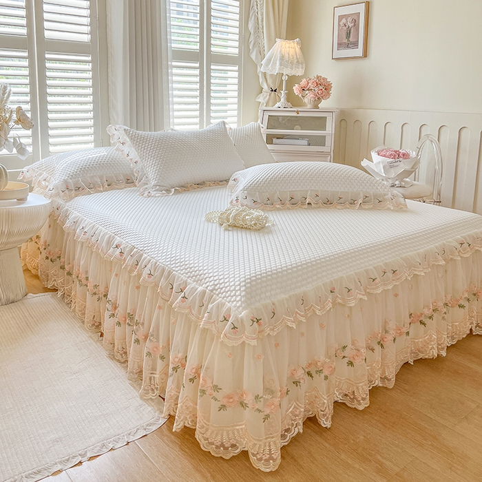 91家纺网 家纺一手货源 找家纺 网红馆（ck家纺） 2025新款凉感蕾丝花边床裙款豆豆席凉席-艾薇儿 艾薇儿-白