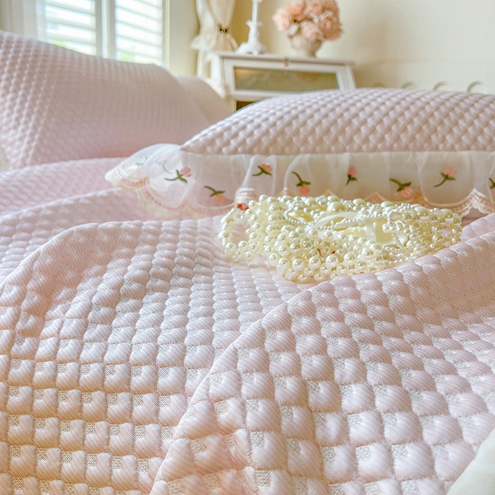 91家纺网 家纺一手货源 找家纺 网红馆（ck家纺） 2025新款凉感蕾丝花边床裙款豆豆席凉席-艾薇儿 艾薇儿-粉