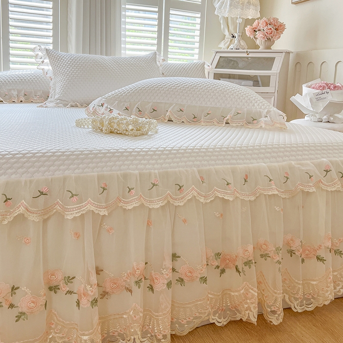 91家纺网 家纺一手货源 找家纺 网红馆（ck家纺） 2025新款凉感蕾丝花边床裙款豆豆席凉席-艾薇儿 艾薇儿-白