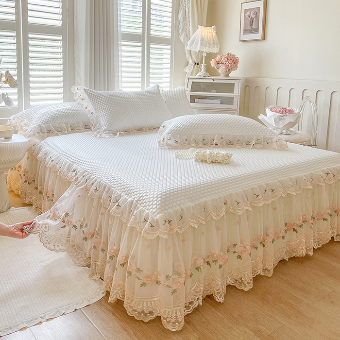 91家纺网 家纺一手货源 找家纺 网红馆（ck家纺） 2025新款凉感蕾丝花边床裙款豆豆席凉席-艾薇儿 艾薇儿-白