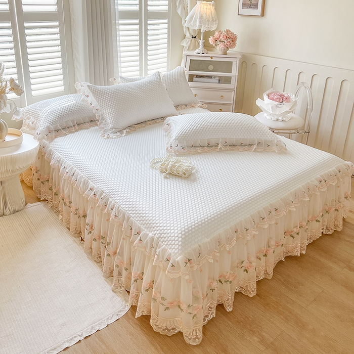 91家纺网 家纺一手货源 找家纺 网红馆（ck家纺） 2025新款凉感蕾丝花边床裙款豆豆席凉席-艾薇儿 艾薇儿-白