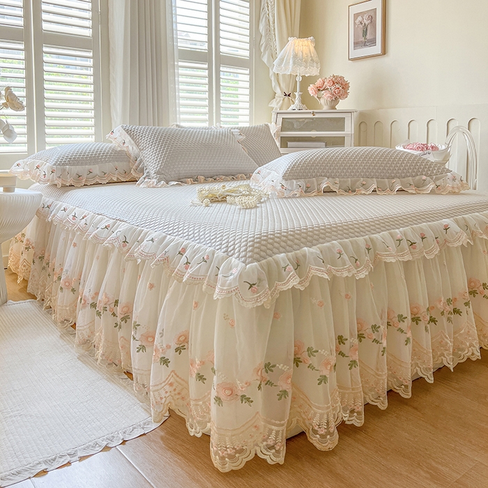 91家纺网 家纺一手货源 找家纺 网红馆（ck家纺） 2025新款凉感蕾丝花边床裙款豆豆席凉席-艾薇儿 艾薇儿-灰