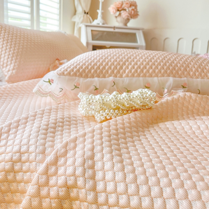 91家纺网 家纺一手货源 找家纺 网红馆（ck家纺） 2025新款凉感蕾丝花边床裙款豆豆席凉席-艾薇儿 艾薇儿-玉