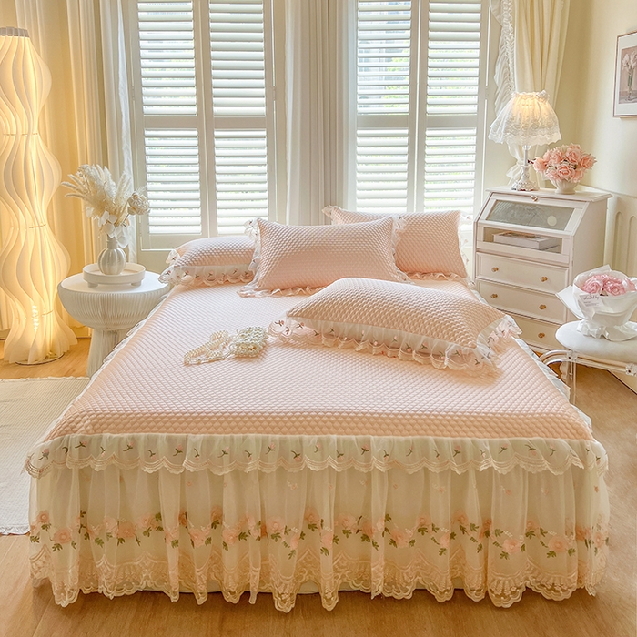 91家纺网 家纺一手货源 找家纺 （总）网红馆（ck家纺） 2025新款凉感蕾丝花边床裙款豆豆席凉席-艾薇儿