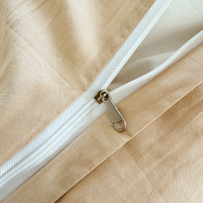 91家纺网 家纺一手货源 找家纺 雲归梦 2025春夏新款全棉纯棉刺绣潮熊学院派系列四件套 比尔熊