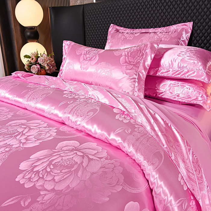 91家纺网 家纺一手货源 找家纺 优美 2025新款高克重贡缎提花四件套系列 花间飞舞-粉红