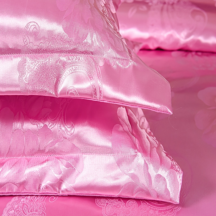 91家纺网 家纺一手货源 找家纺 优美 2025新款高克重贡缎提花四件套系列 花间飞舞-粉红