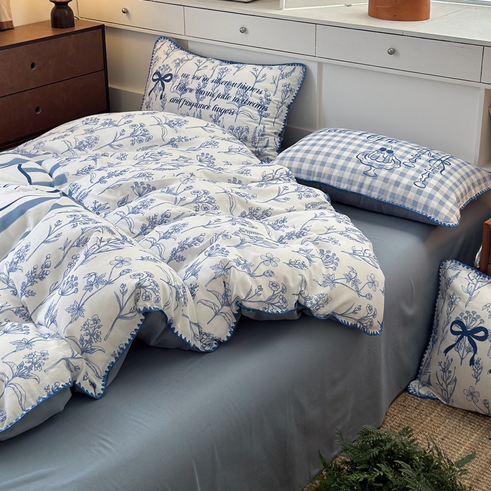 91家纺网 家纺一手货源 找家纺 RYB红黄兰 2025新款全棉大版双层纱贝壳边四件套 蓝调生活