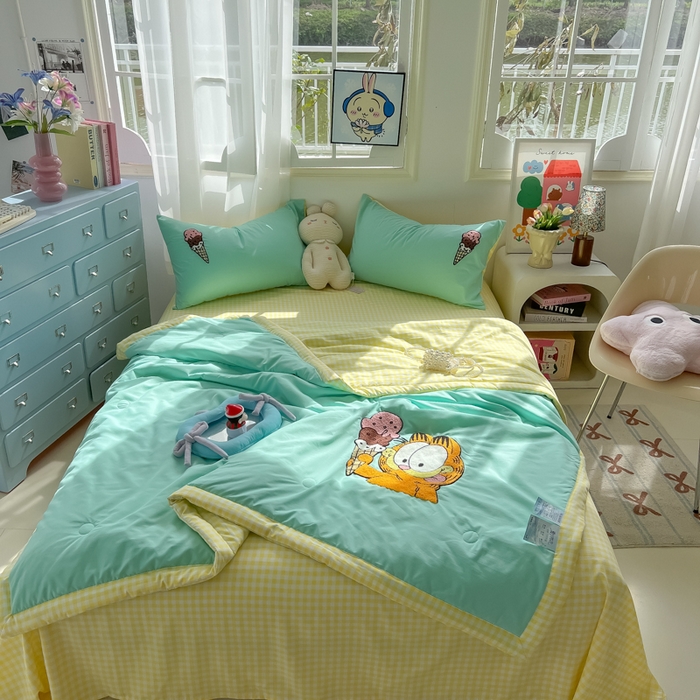 91家纺网 家纺一手货源 找家纺 （总）子钦家纺 2025春夏新款奶油风手包边毛巾绣单夏被夏凉被空调被夏被四件套