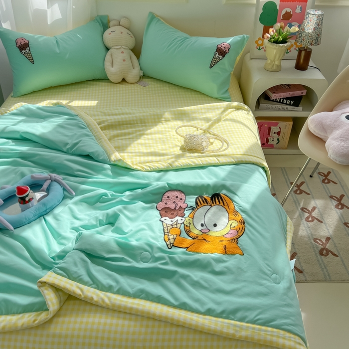 91家纺网 家纺一手货源 找家纺 （总）子钦家纺 2025春夏新款奶油风手包边毛巾绣单夏被夏凉被空调被夏被四件套