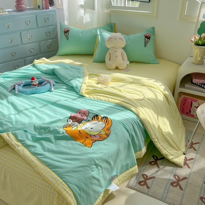 91家纺网 家纺一手货源 找家纺 （总）子钦家纺 2025春夏新款奶油风手包边毛巾绣单夏被夏凉被空调被夏被四件套