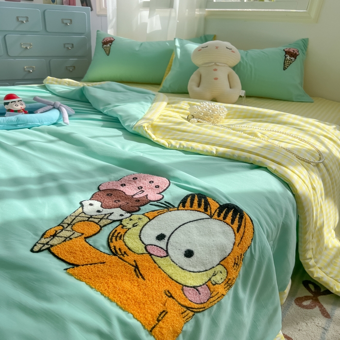 91家纺网 家纺一手货源 找家纺 （总）子钦家纺 2025春夏新款奶油风手包边毛巾绣单夏被夏凉被空调被夏被四件套