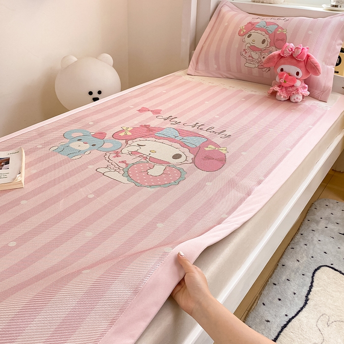 91家纺网 家纺一手货源 找家纺 蓝邻家纺 2025新款学生专用印花冰藤席 爱心美乐蒂