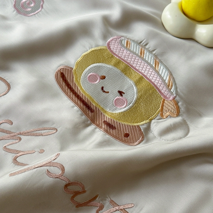 91家纺网 家纺一手货源 找家纺 柚子YOUTH 2025新款60S兰精天丝绣花大豆夏被四件套 寿司拼盘