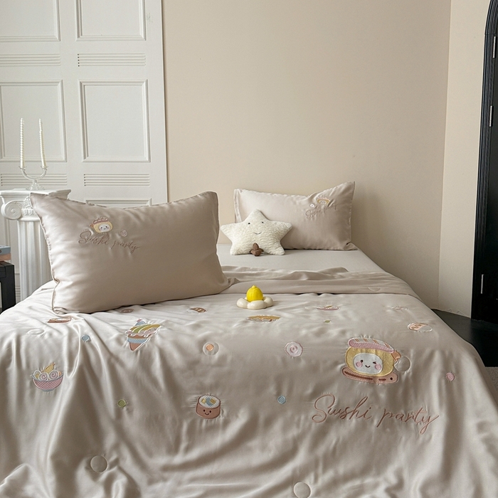 91家纺网 家纺一手货源 找家纺 柚子YOUTH 2025新款60S兰精天丝绣花大豆夏被四件套 寿司拼盘