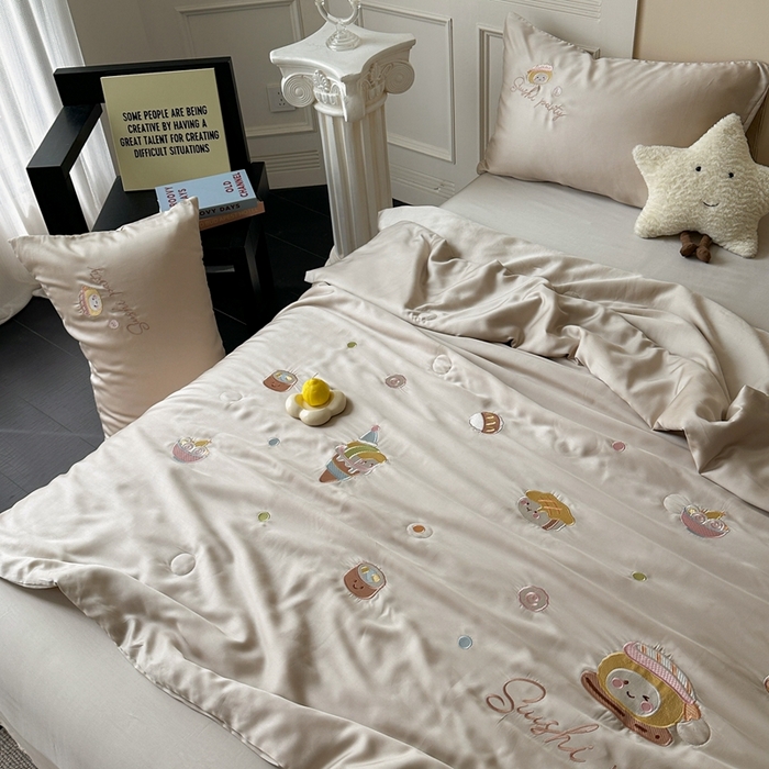 91家纺网 家纺一手货源 找家纺 柚子YOUTH 2025新款60S兰精天丝绣花大豆夏被四件套 寿司拼盘