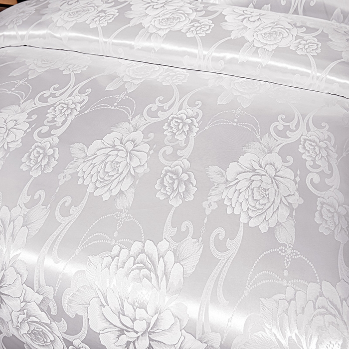 91家纺网 家纺一手货源 找家纺 优美 2025新款高克重贡缎提花四件套系列 花都绽放-漂白