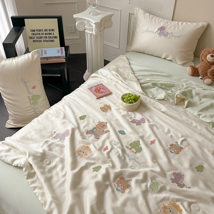 91家纺网 家纺一手货源 找家纺 柚子YOUTH 2025新款60S兰精天丝绣花大豆夏被四件套 小森林