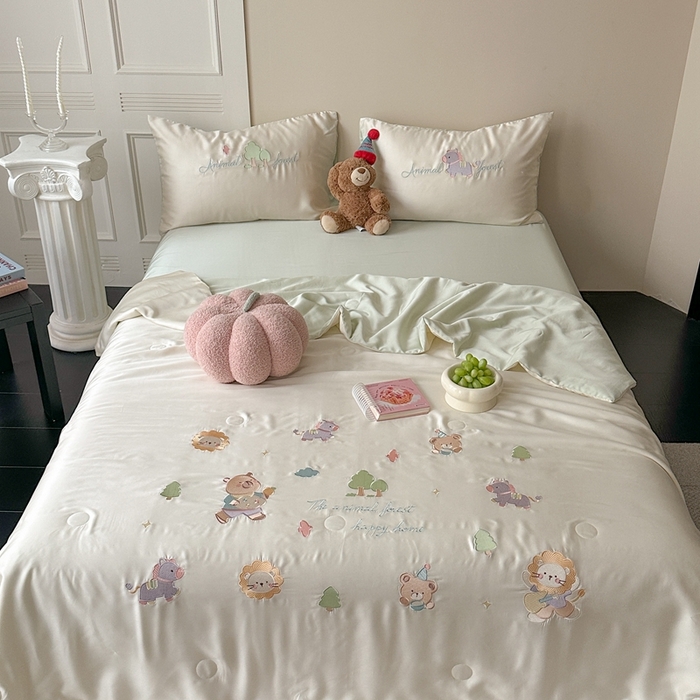 91家纺网 家纺一手货源 找家纺 柚子YOUTH 2025新款60S兰精天丝绣花大豆夏被四件套 小森林