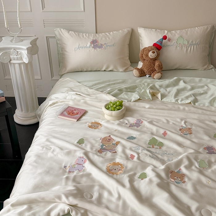 91家纺网 家纺一手货源 找家纺 柚子YOUTH 2025新款60S兰精天丝绣花大豆夏被四件套 小森林