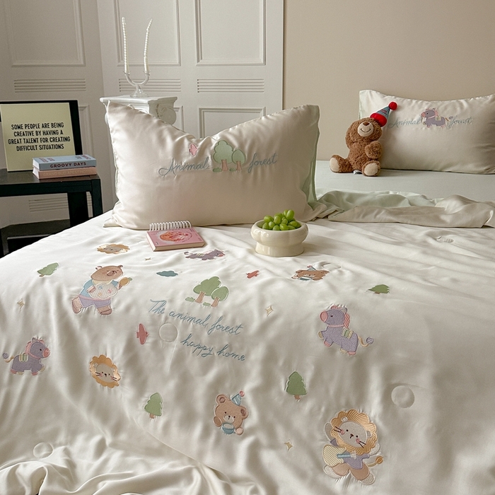 91家纺网 家纺一手货源 找家纺 柚子YOUTH 2025新款60S兰精天丝绣花大豆夏被四件套 小森林