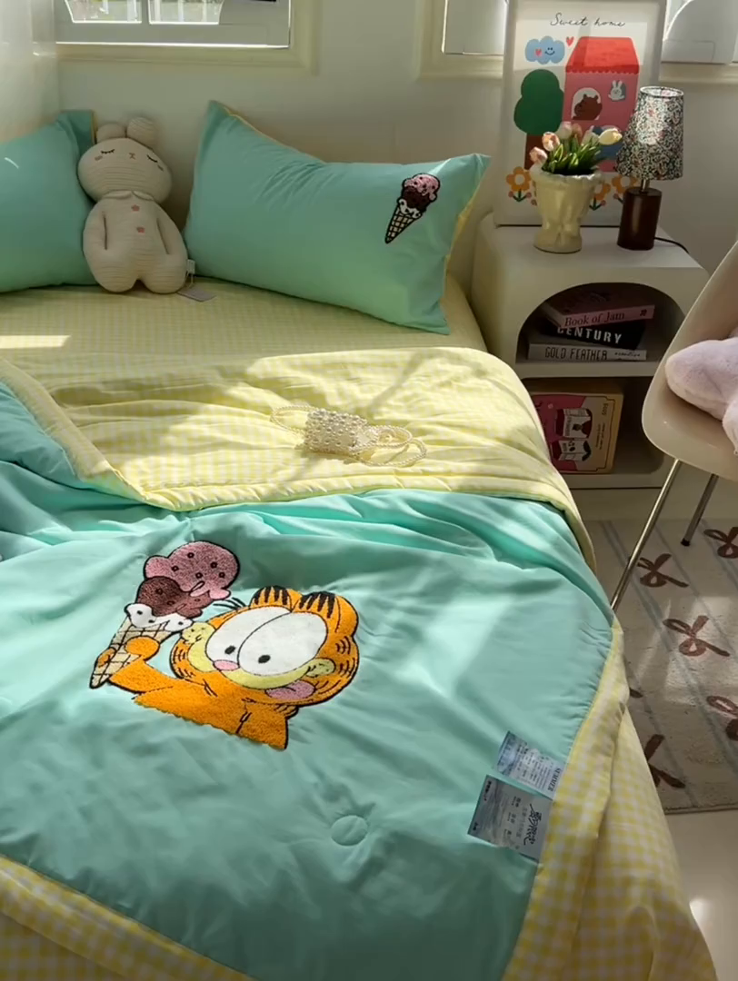 91家纺网 家纺一手货源 找家纺 （总）子钦家纺 2025春夏新款奶油风手包边毛巾绣单夏被夏凉被空调被夏被四件套