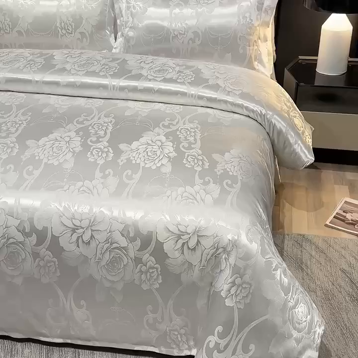 91家纺网 家纺一手货源 找家纺 优美 2025新款高克重贡缎提花四件套系列 花都绽放-漂白