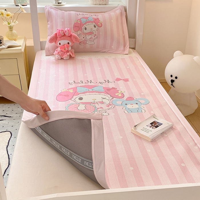 91家纺网 家纺一手货源 找家纺 蓝邻家纺 2025新款学生专用印花冰藤席 爱心美乐蒂