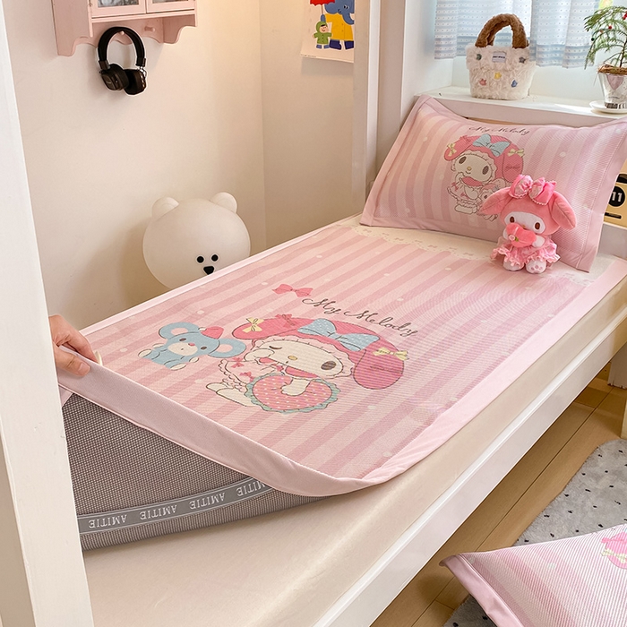 91家纺网 家纺一手货源 找家纺 蓝邻家纺 2025新款学生专用印花冰藤席 爱心美乐蒂