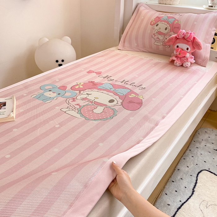 91家纺网 家纺一手货源 找家纺 蓝邻家纺 2025新款学生专用印花冰藤席 爱心美乐蒂