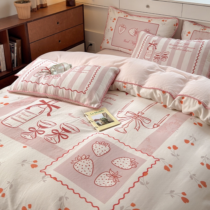 91家纺网 家纺一手货源 找家纺 RYB红黄兰 2025新款全棉大版双层纱贝壳边四件套 奶油草莓