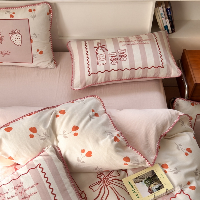 91家纺网 家纺一手货源 找家纺 RYB红黄兰 2025新款全棉大版双层纱贝壳边四件套 奶油草莓