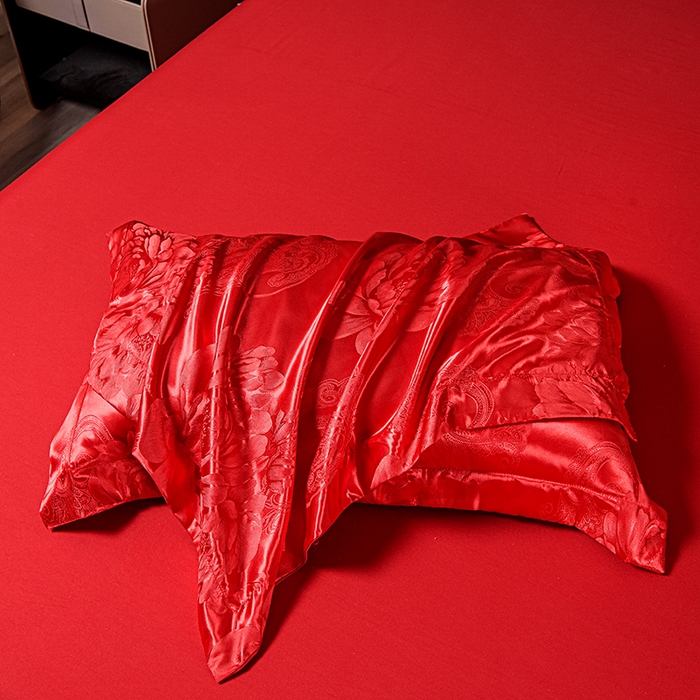 91家纺网 家纺一手货源 找家纺 优美 2025新款高克重贡缎提花四件套系列 花间飞舞-大红