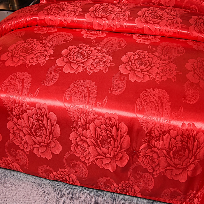 91家纺网 家纺一手货源 找家纺 优美 2025新款高克重贡缎提花四件套系列 花间飞舞-大红