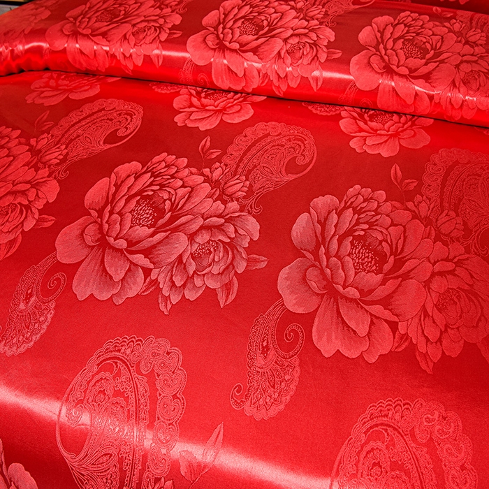 91家纺网 家纺一手货源 找家纺 优美 2025新款高克重贡缎提花四件套系列 花间飞舞-大红