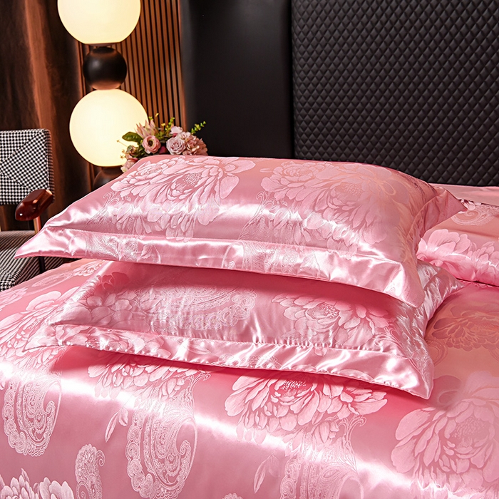 91家纺网 家纺一手货源 找家纺 优美 2025新款高克重贡缎提花四件套系列 花间飞舞-粉玉