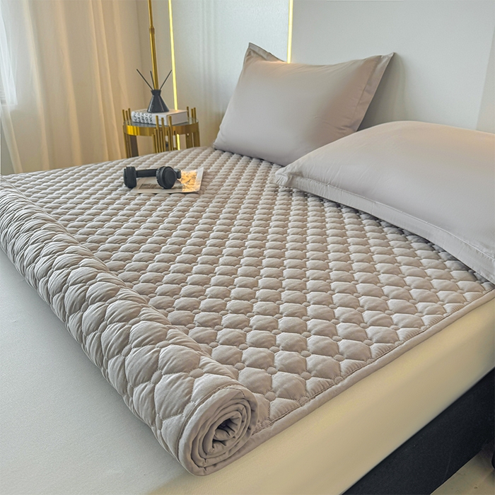 91家纺网 家纺一手货源 找家纺 丽诺床垫 2025春夏新款酒店款双面全棉抗菌床褥 酒店双面全棉抗菌床褥-灰色