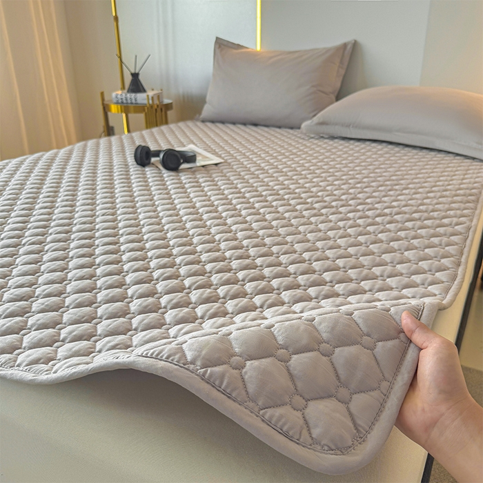 91家纺网 家纺一手货源 找家纺 丽诺床垫 2025春夏新款酒店款双面全棉抗菌床褥 酒店双面全棉抗菌床褥-灰色